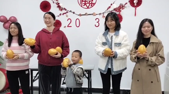 燈與河川，二月人間